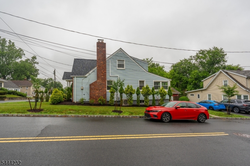 19 Robertson Road West Orange, NJ 07052 - Photo 4 of 39