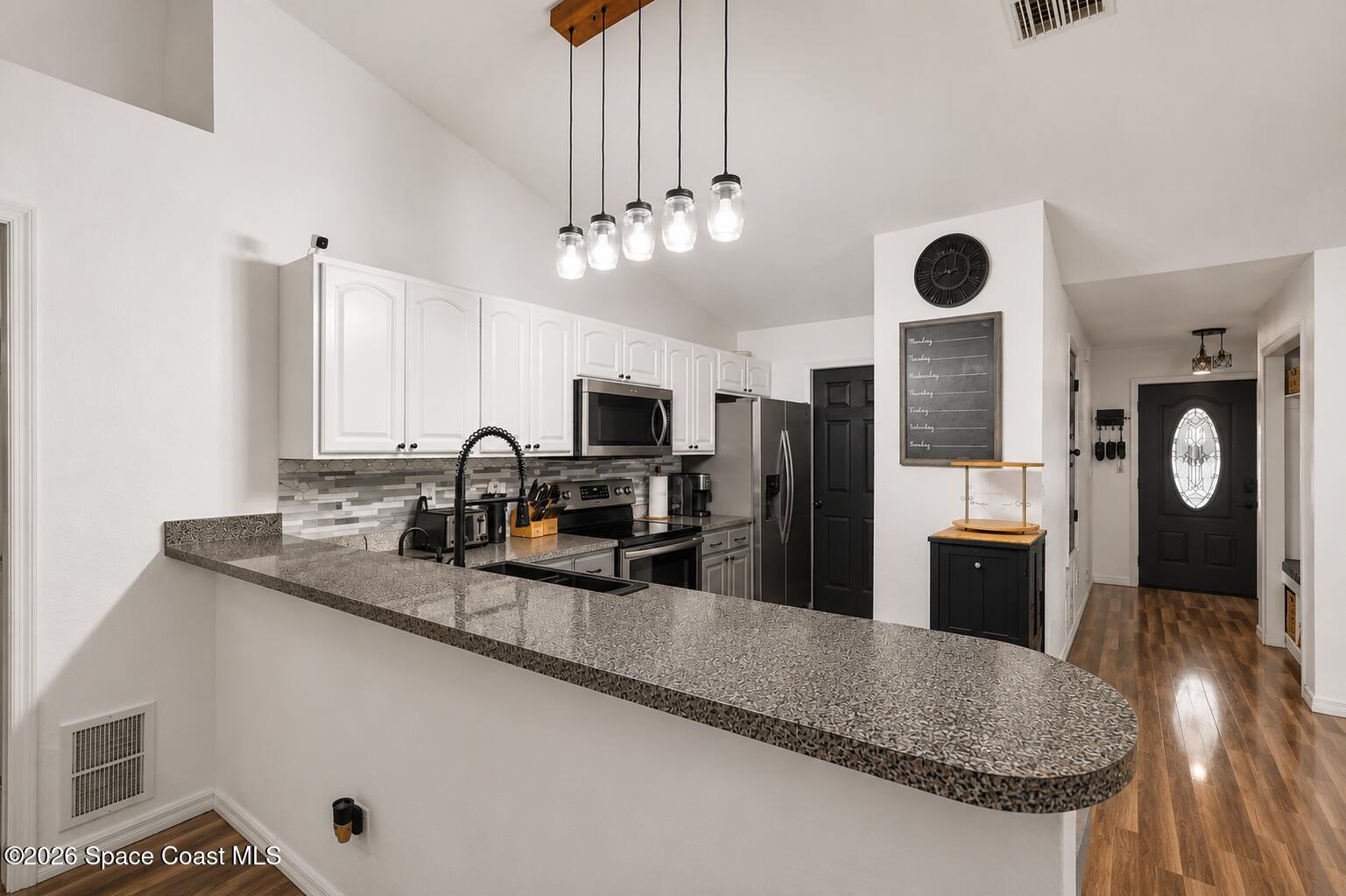 419 Hamer Road Southwest Palm Bay, FL 32908 - Photo 5 of 17 kitchen