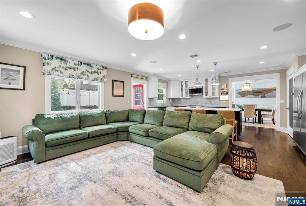 159 Hampton Place Ridgewood, NJ 07450 - Photo 18 of 50