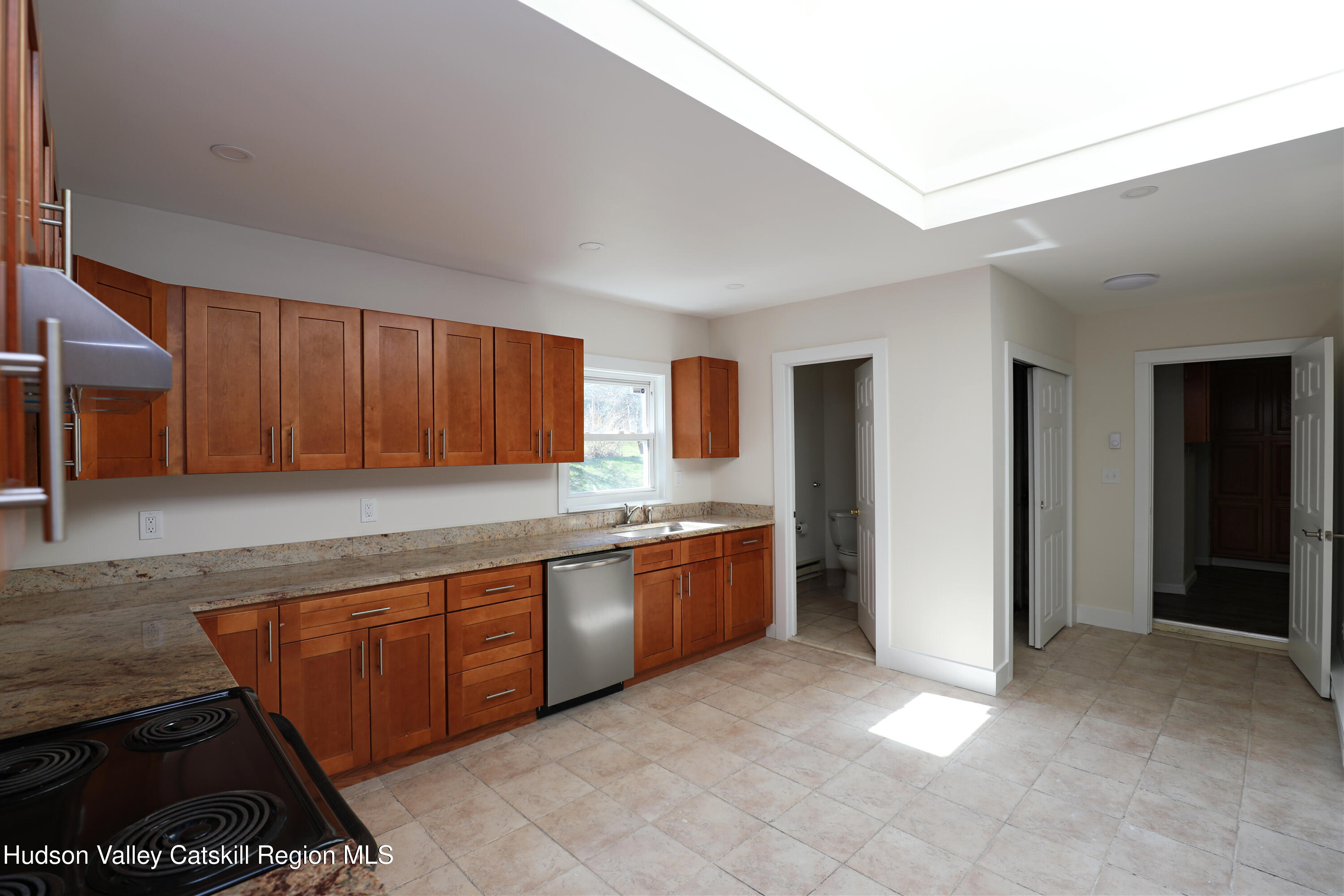 14311 Rte 9W New Baltimore, NY 12143 - Photo 19 of 42 07