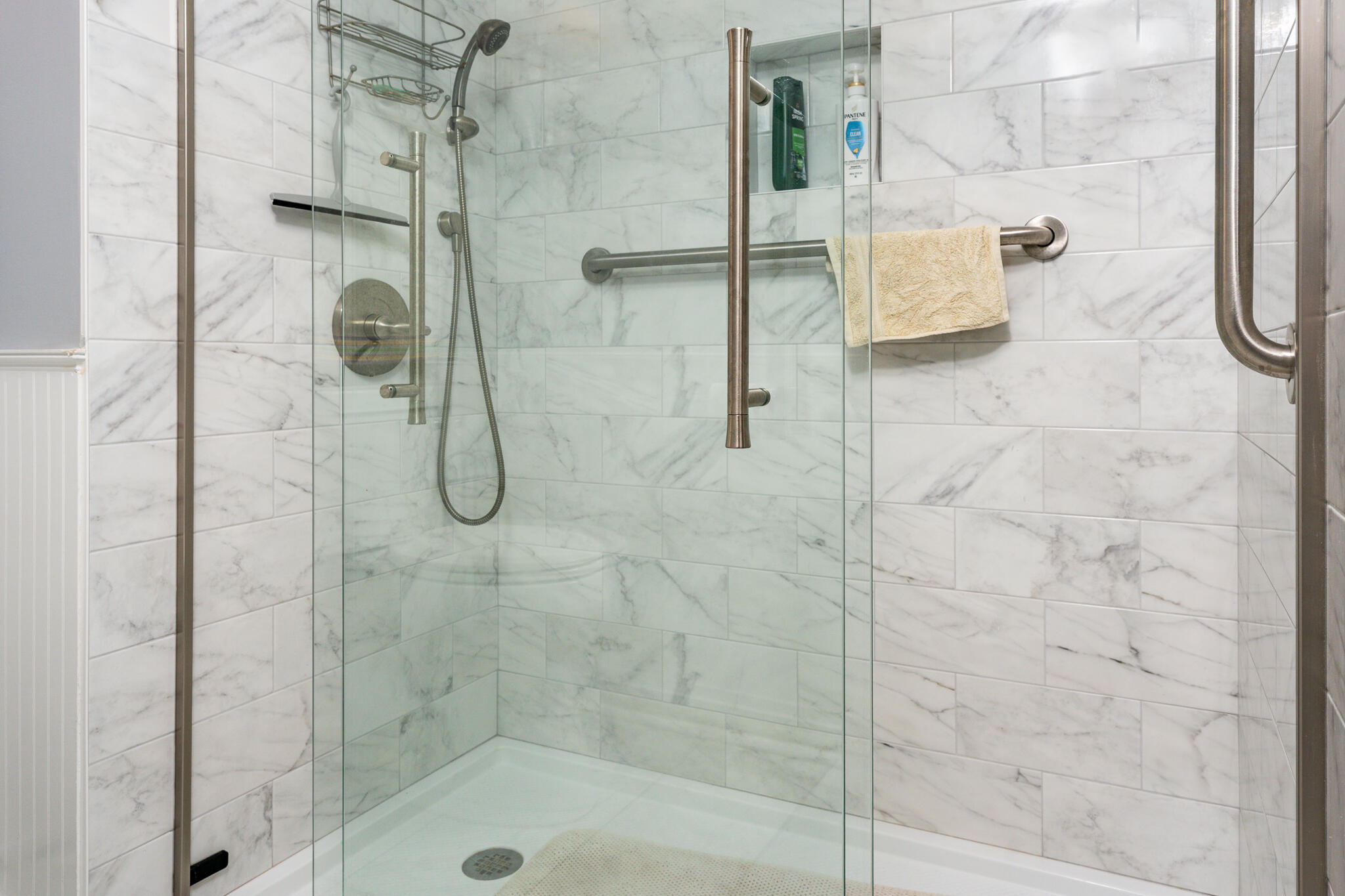 94 Shore Drive West, Unit 9B Mashpee, MA 02649 - Photo 18 of 35 a bathroom with a shower