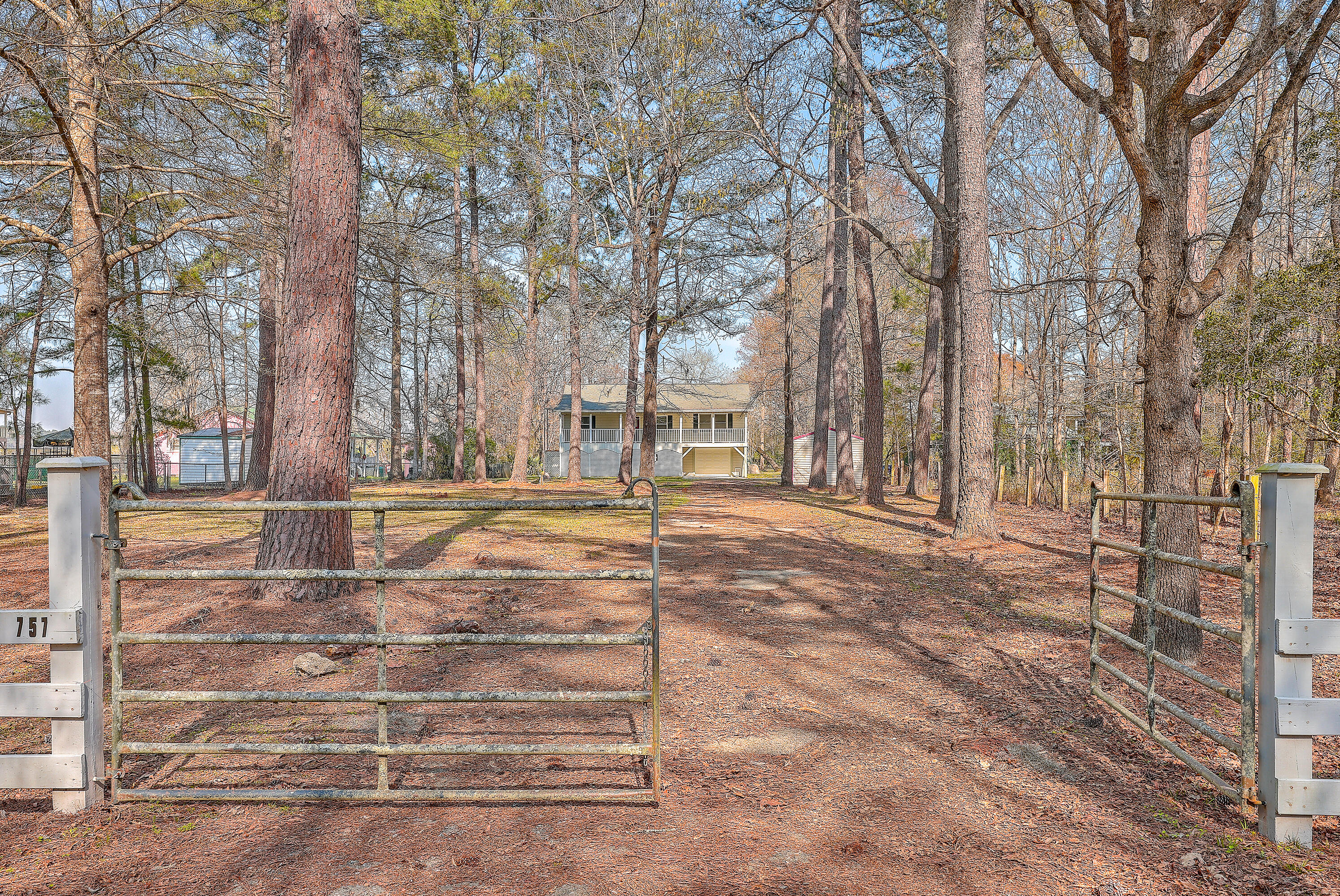 757 Back Field Road Walterboro, SC 29488 - Photo 2 of 97 ZYN_7595_596_597_598_599_600_601