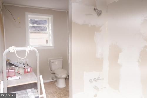 9829 Longs Mill Road Rocky Ridge, MD 21778 - Photo 22 of 37 Full bath on main level.