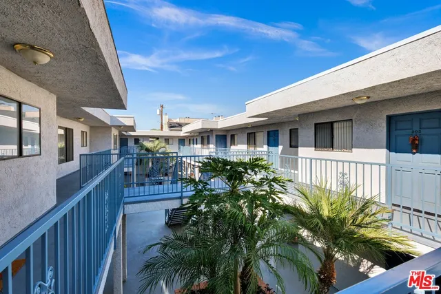 $9,100,000 | 515 East Elmwood Avenue, Burbank, CA 91501