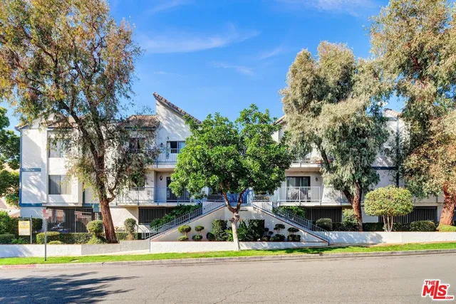 $9,100,000 | 515 East Elmwood Avenue, Burbank, CA 91501