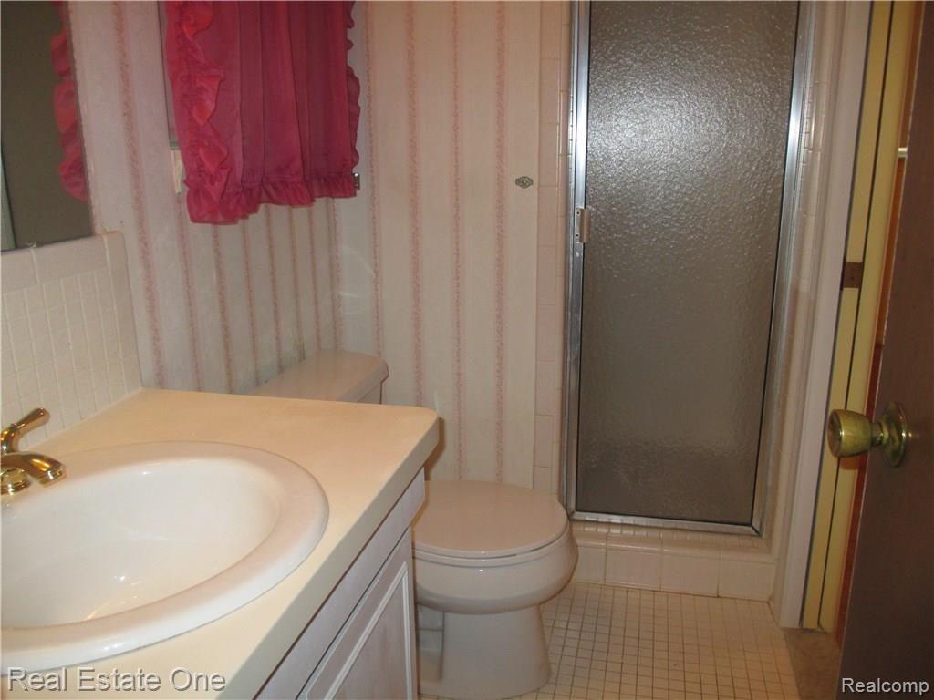 17384 Westover Road Southfield, MI 48075 - Photo 26 of 50 IMG_1155.JPG