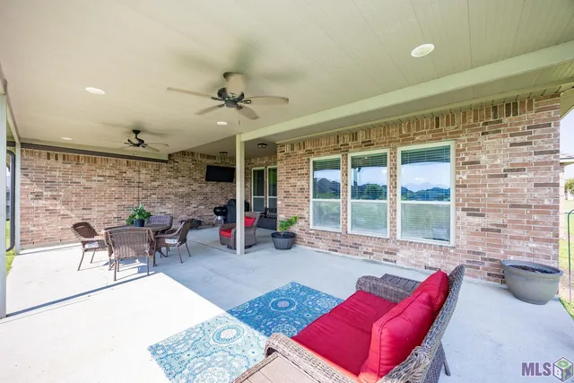 $369,900 | 6465 Clarkland Boulevard, Addis, LA 70710