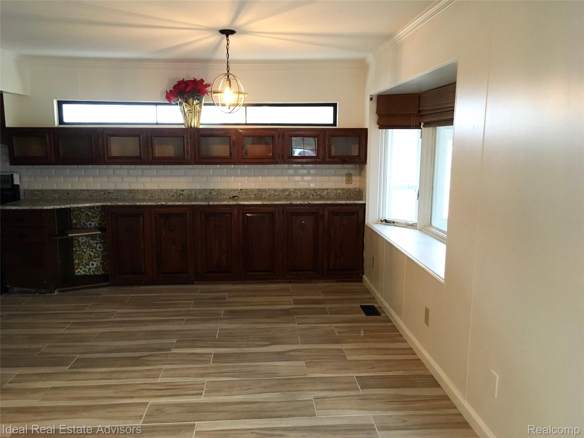 21421 Greenview Road Southfield, MI 48075 - Photo 19 of 34 IMG_E6993.JPG