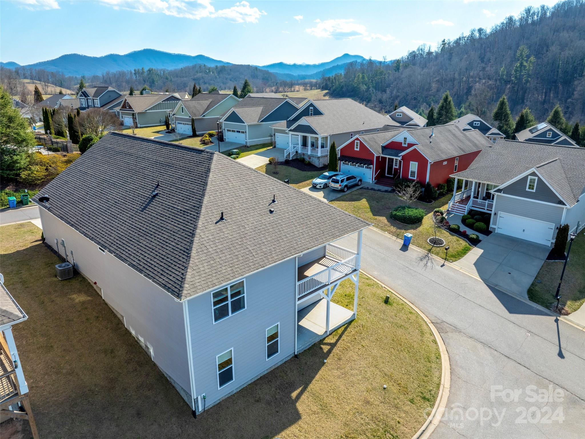 2 Regent Heights Road Leicester, NC 28748 - Photo 5 of 29 Gallery Image 5