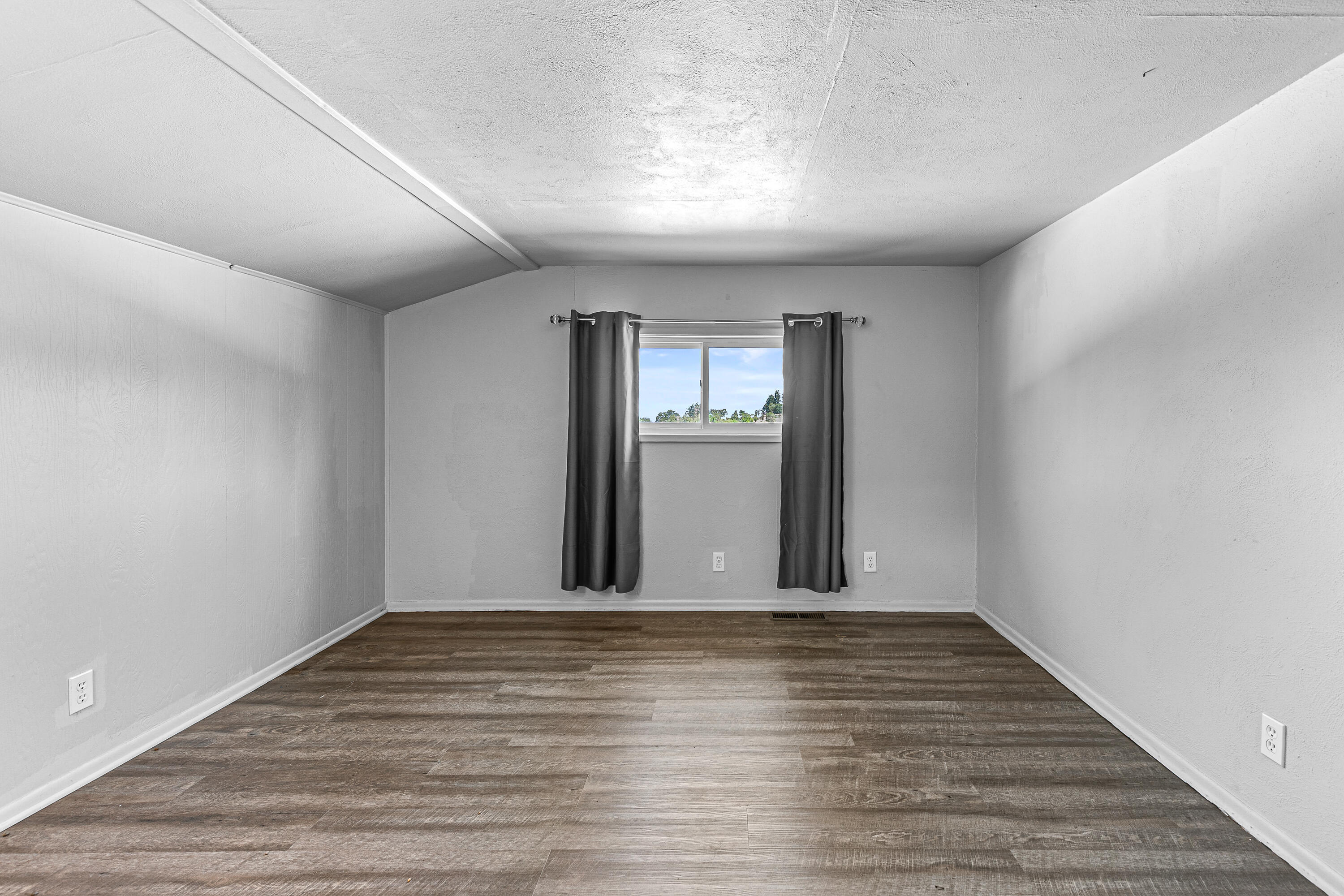 2615 Glory C Road Medford, OR 97501 - Photo 30 of 57 9R9A4077