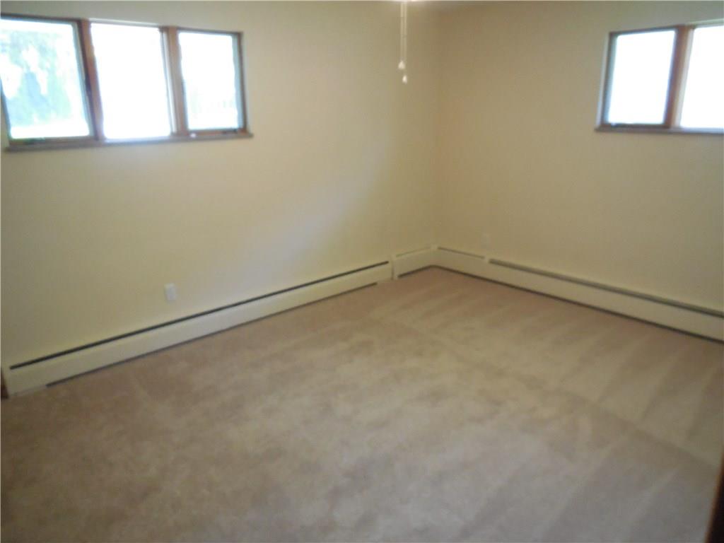 230 Hester Avenue McKees Rocks, PA 15136 - Photo 4 of 17