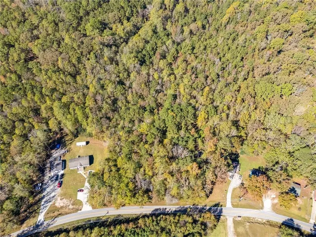 a view of a small yard