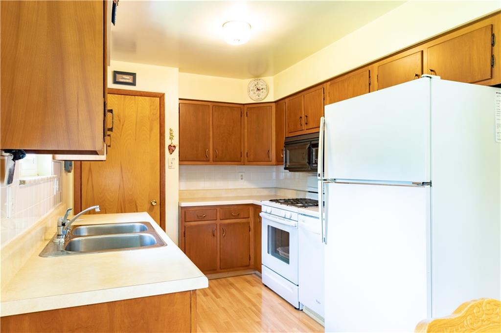 3651 Middletown Road Pittsburgh, PA 15204 - Photo 4 of 18 Gallery Image 4