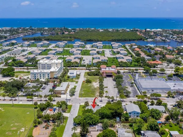 $2,350 | 701 Southeast 4th Street, Unit WEST, Boynton Beach, FL 33435