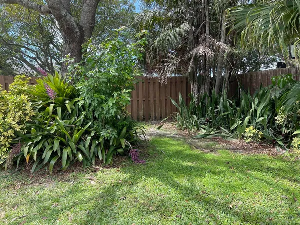 $2,350 | 701 Southeast 4th Street, Unit WEST, Boynton Beach, FL 33435