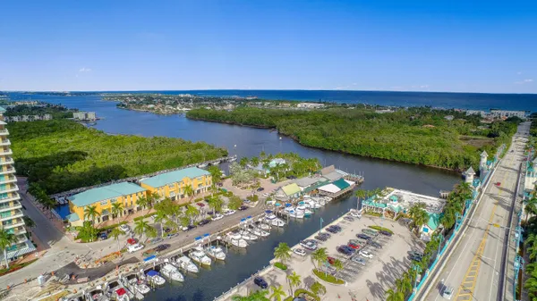 $2,350 | 701 Southeast 4th Street, Unit WEST, Boynton Beach, FL 33435