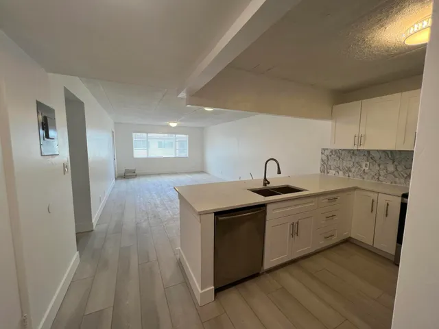 $2,200 | 4500 North Flagler Drive, Unit C19, West Palm Beach, FL 33407