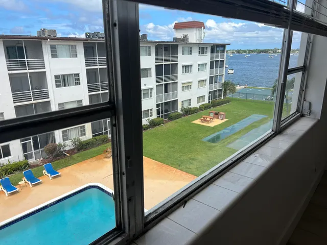 $2,200 | 4500 North Flagler Drive, Unit C19, West Palm Beach, FL 33407