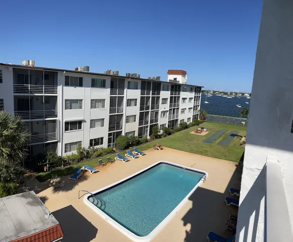 $2,200 | 4500 North Flagler Drive, Unit C19, West Palm Beach, FL 33407