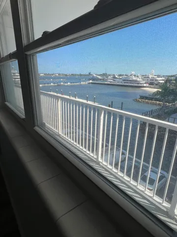 $2,200 | 4500 North Flagler Drive, Unit C19, West Palm Beach, FL 33407