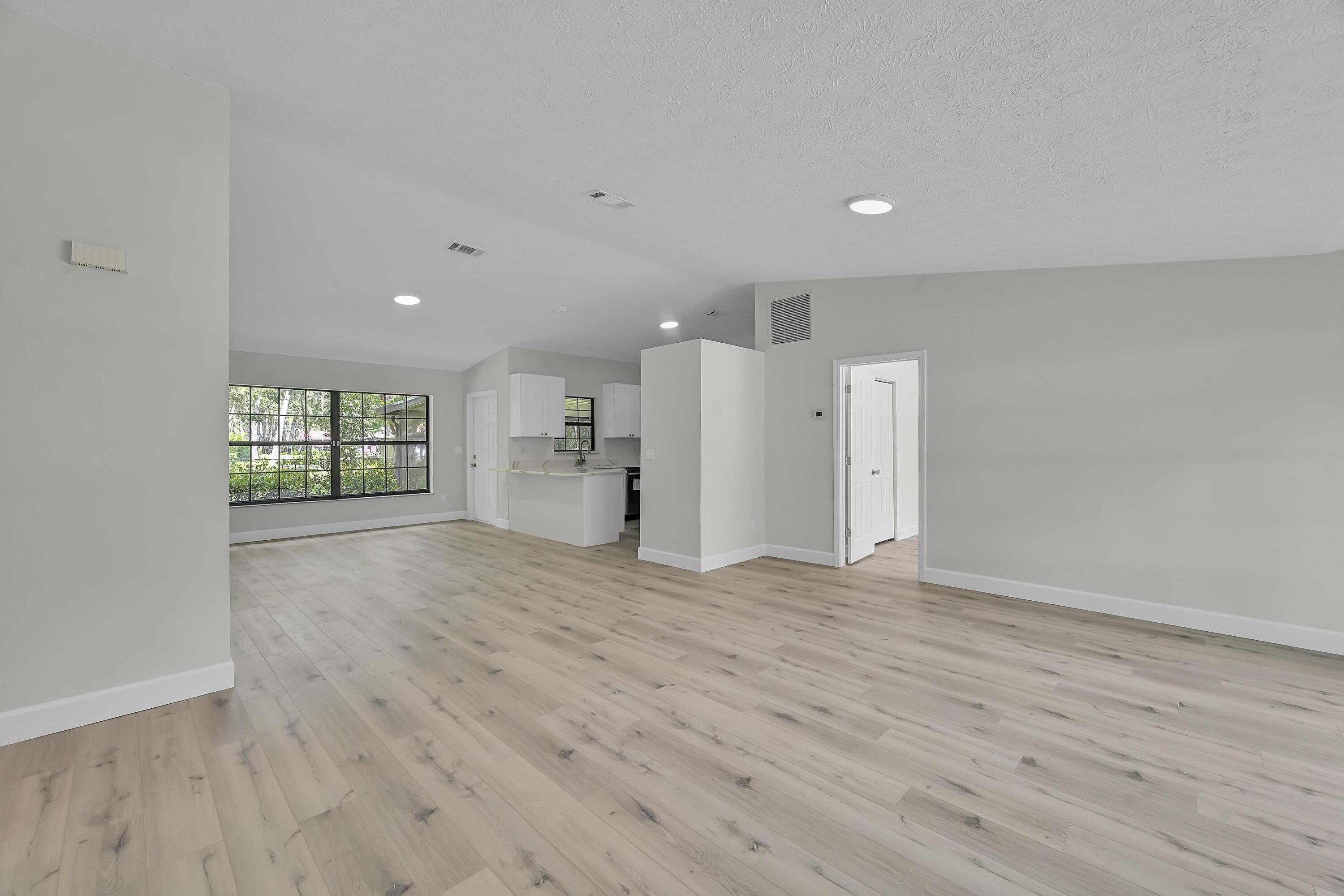 6318 Lenape Street Fort Pierce, FL 34982 - Photo 6 of 38 Z63_3680