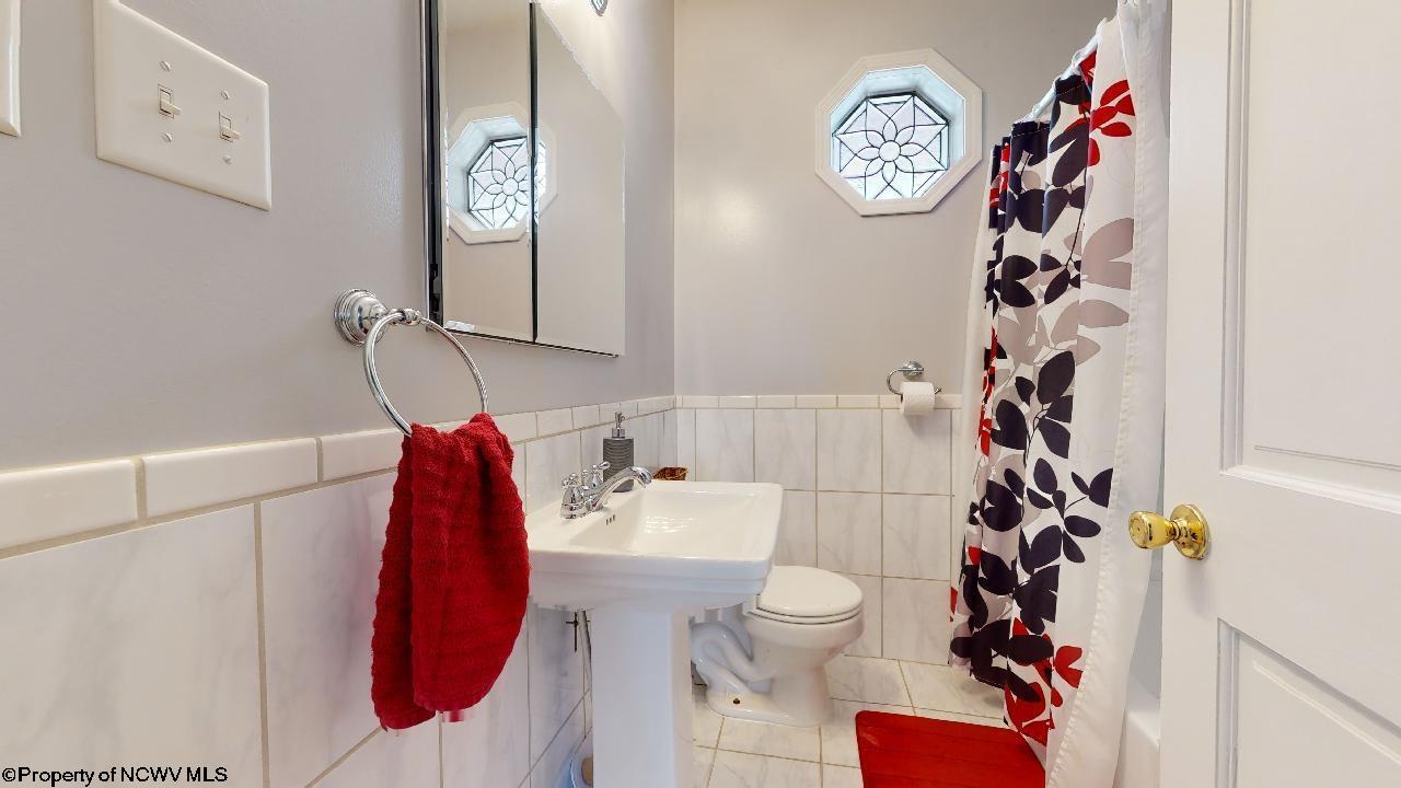 201 Reeves Avenue Fairmont, WV 26554 - Photo 18 of 29 Gallery Image 18