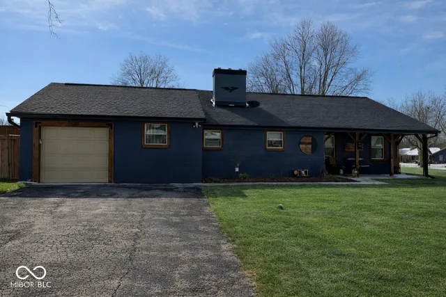 $295,000 | 135 West Loretta Drive, Indianapolis, IN 46217