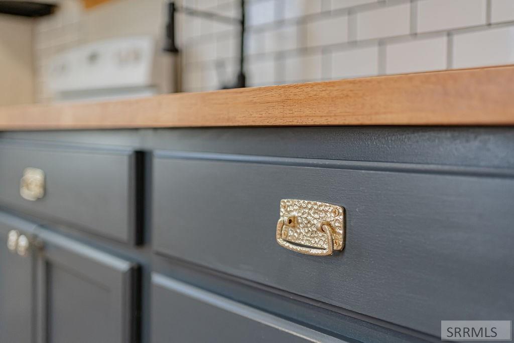 656 West Lander Street Pocatello, ID 83204 - Photo 18 of 39 Cupboard Detail