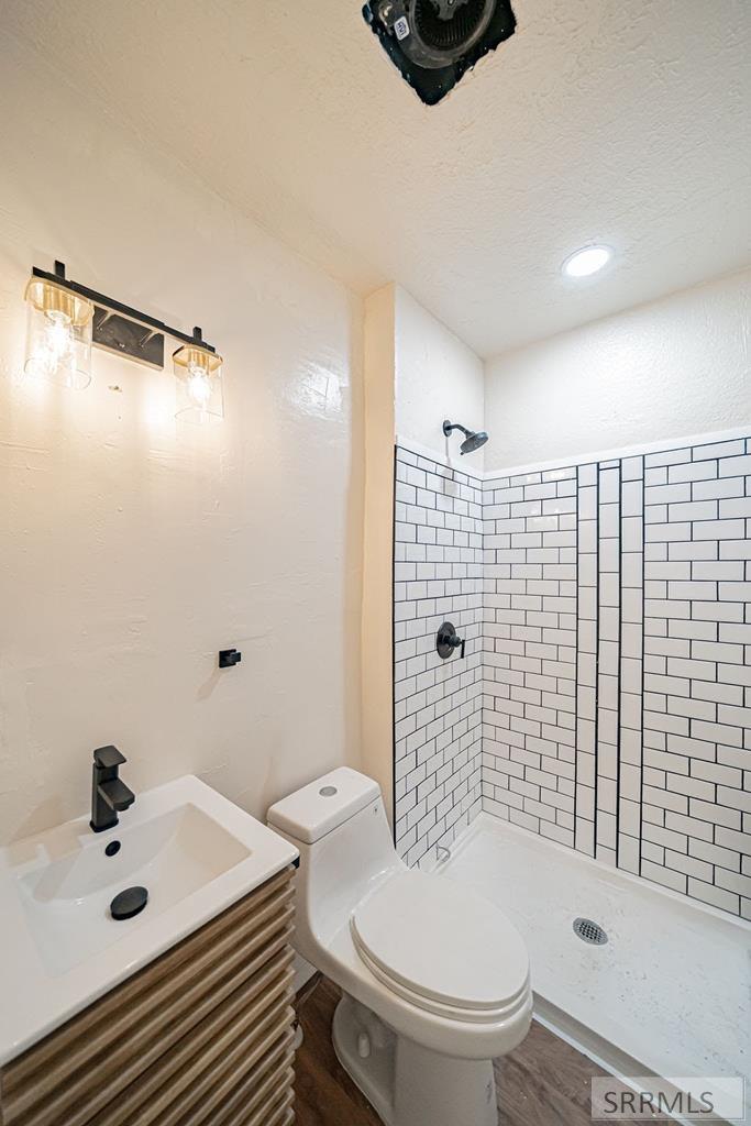 656 West Lander Street Pocatello, ID 83204 - Photo 26 of 39 Master Bath