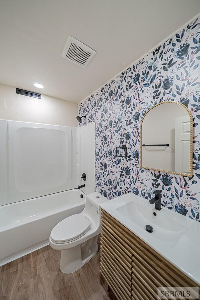 656 West Lander Street Pocatello, ID 83204 - Photo 37 of 39 Second Bathroom