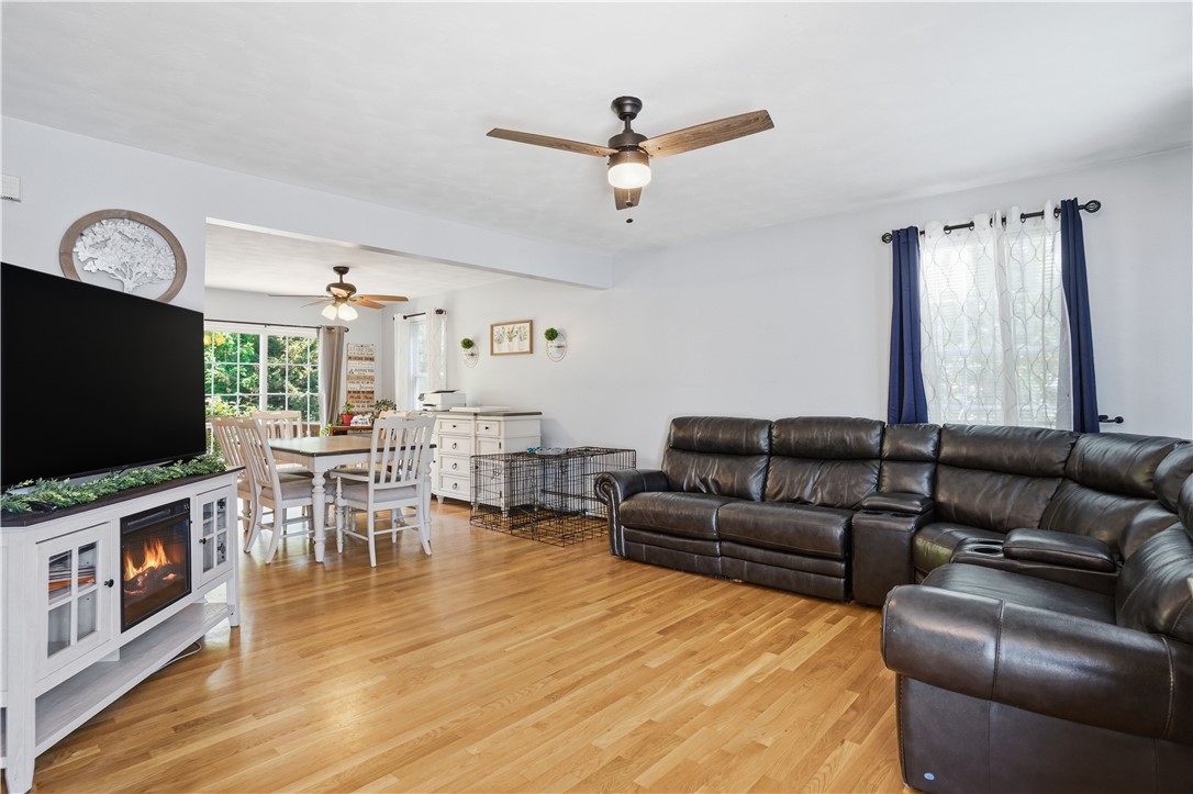 10 Darton Street Coventry, RI 02816 - Photo 5 of 29