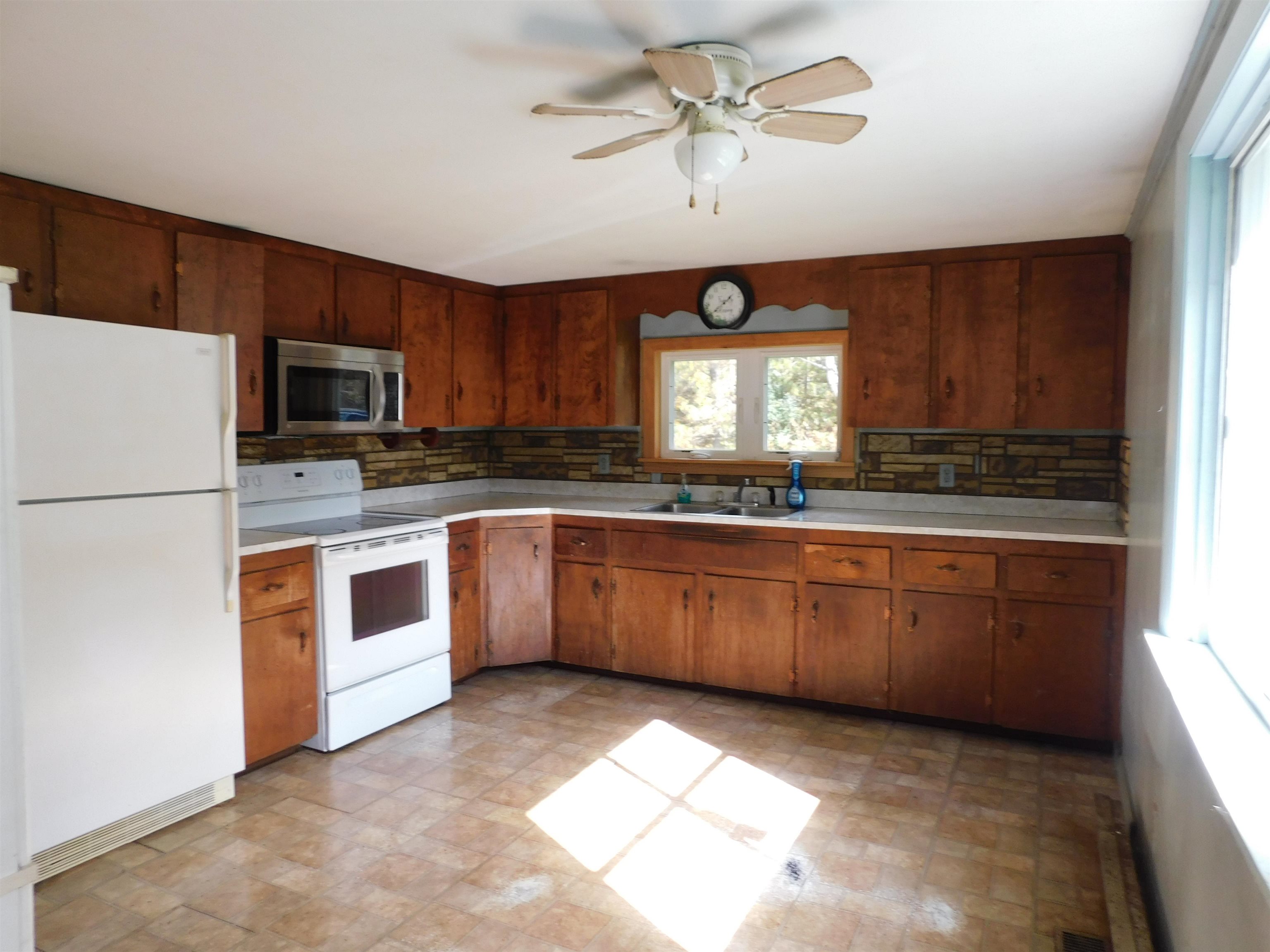 19 Holland Heights Road Mount Tabor, VT 05739 - Photo 7 of 12 Gallery Image 7