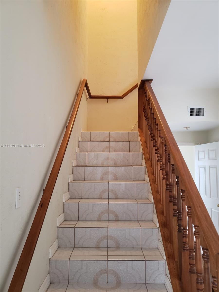 3124 Prairie Avenue Miami Beach, FL 33140 - Photo 16 of 36 a view of entryway