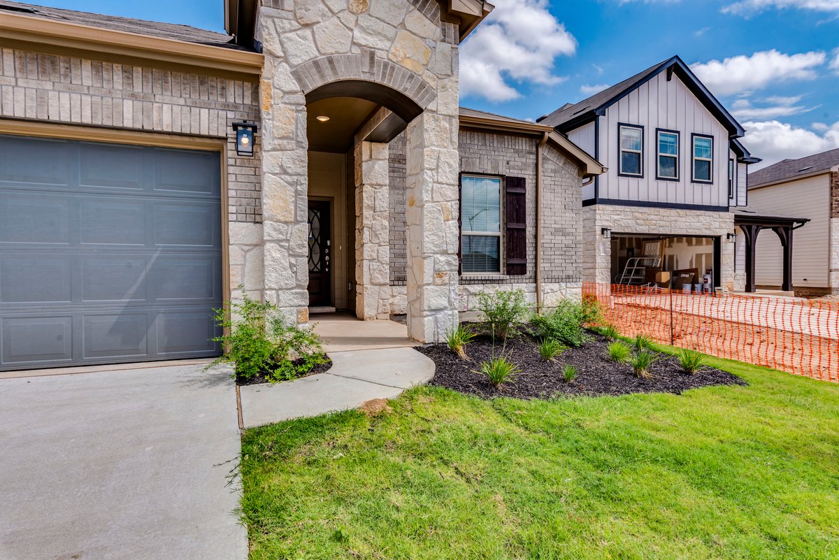 9108 Spire View Austin, TX 78744 - Photo 6 of 30