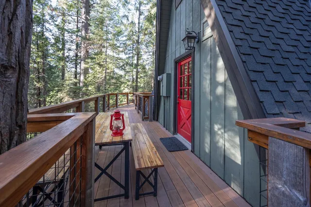 a view of utility room with washer and dryer