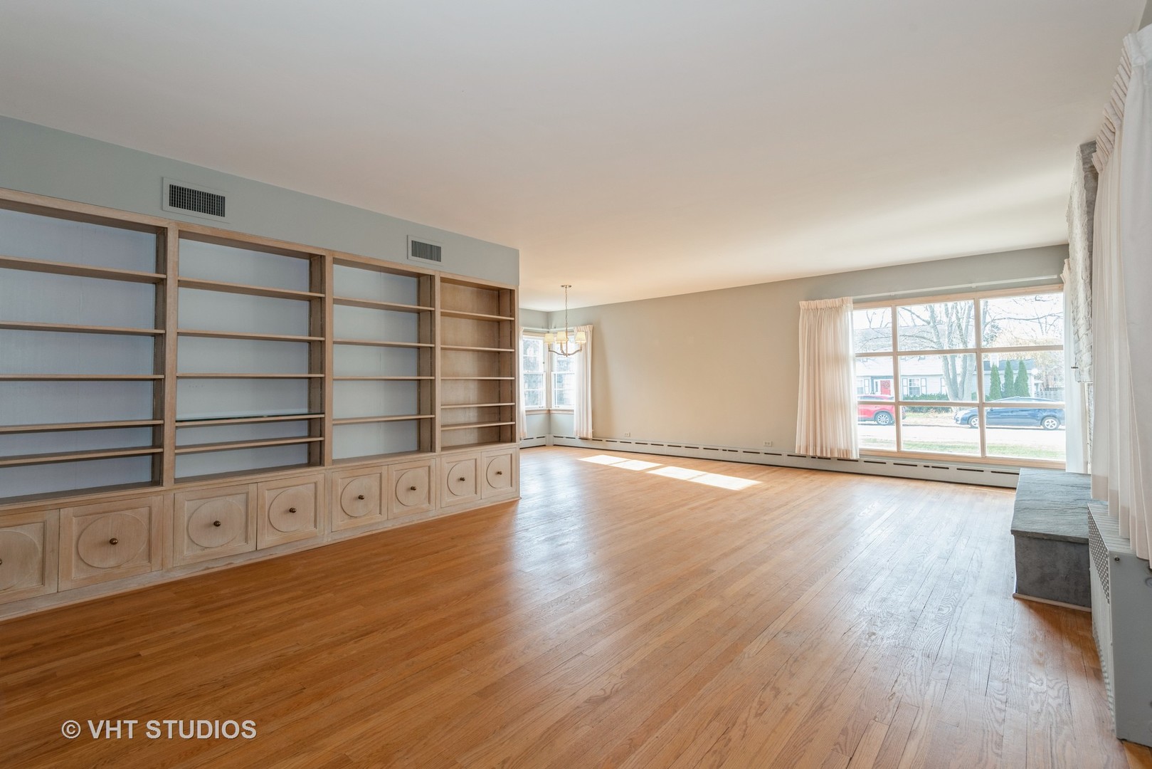609 Hillside Road Glenview, IL 60025 - Photo 2 of 18
