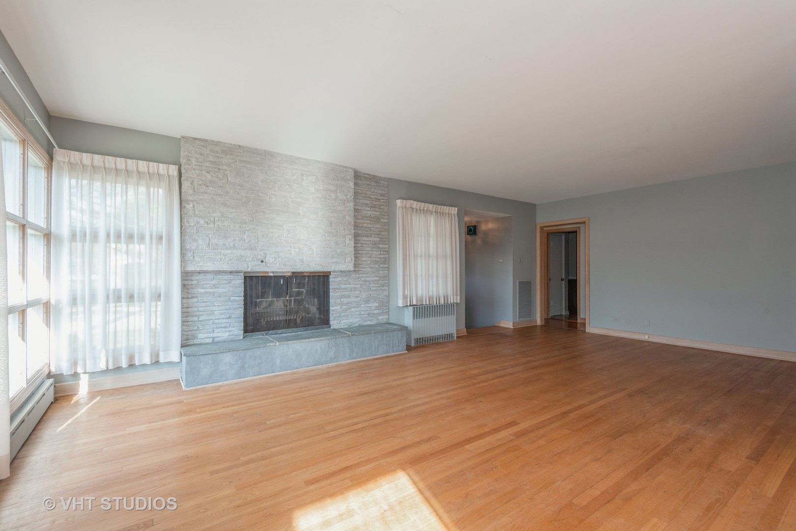 609 Hillside Road Glenview, IL 60025 - Photo 4 of 18