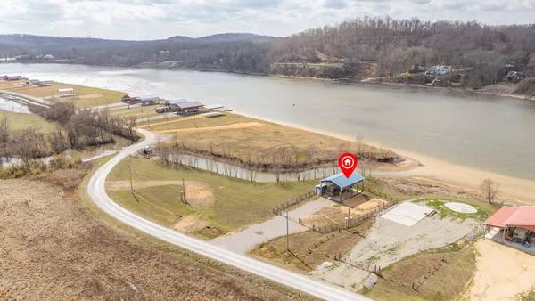 $159,900 | 2117 Hardin Bottom River Road, Clifton, TN 38425