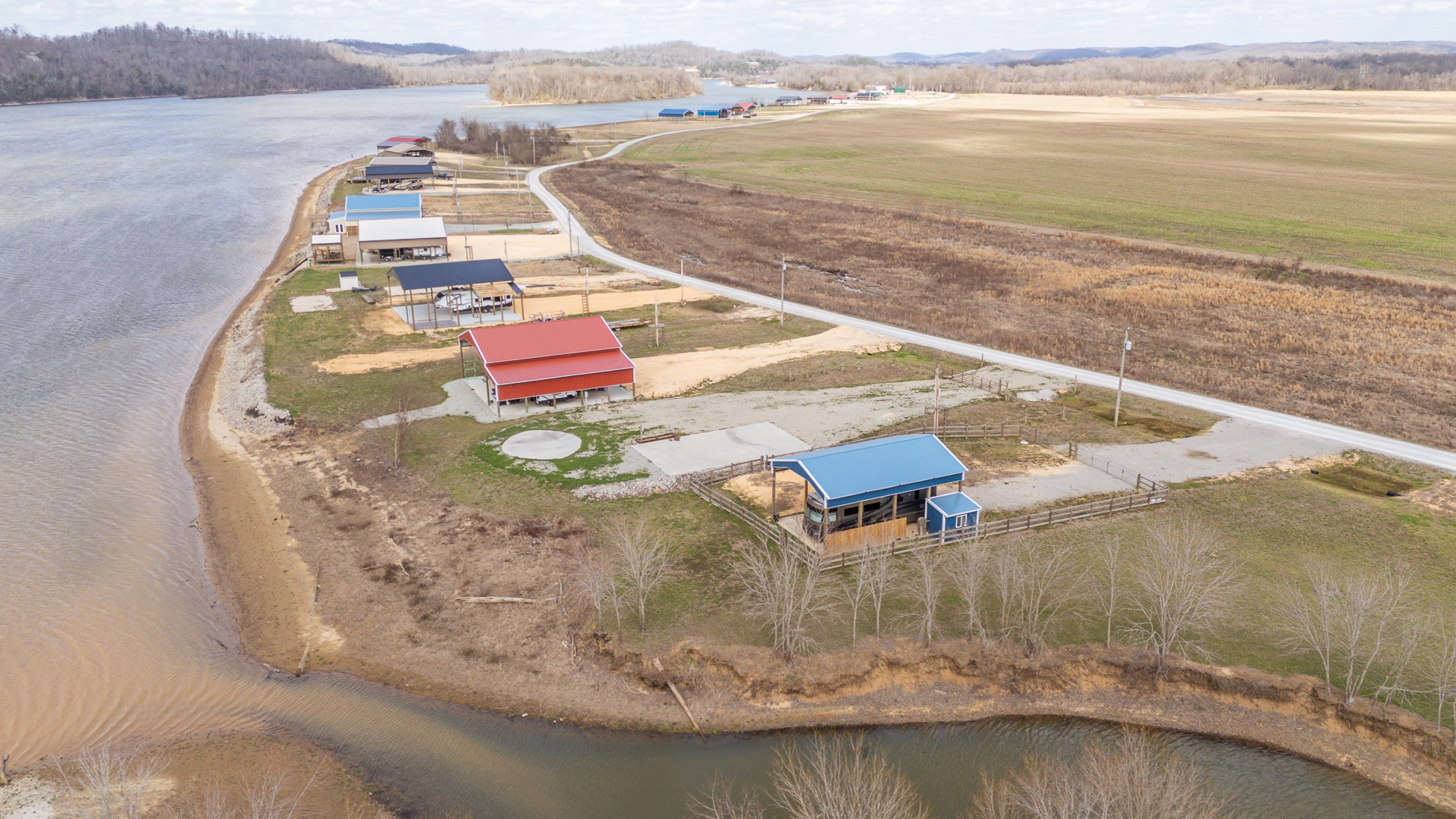 2117 Hardin Bottom River Road Clifton, TN 38425 - Photo 17 of 34