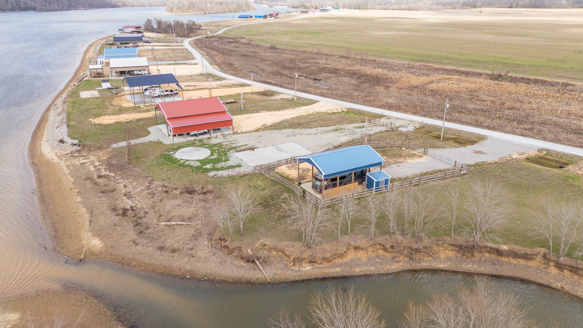 2117 Hardin Bottom River Road Clifton, TN 38425 - Photo 18 of 34