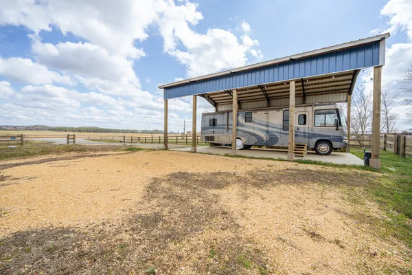 $159,900 | 2117 Hardin Bottom River Road, Clifton, TN 38425