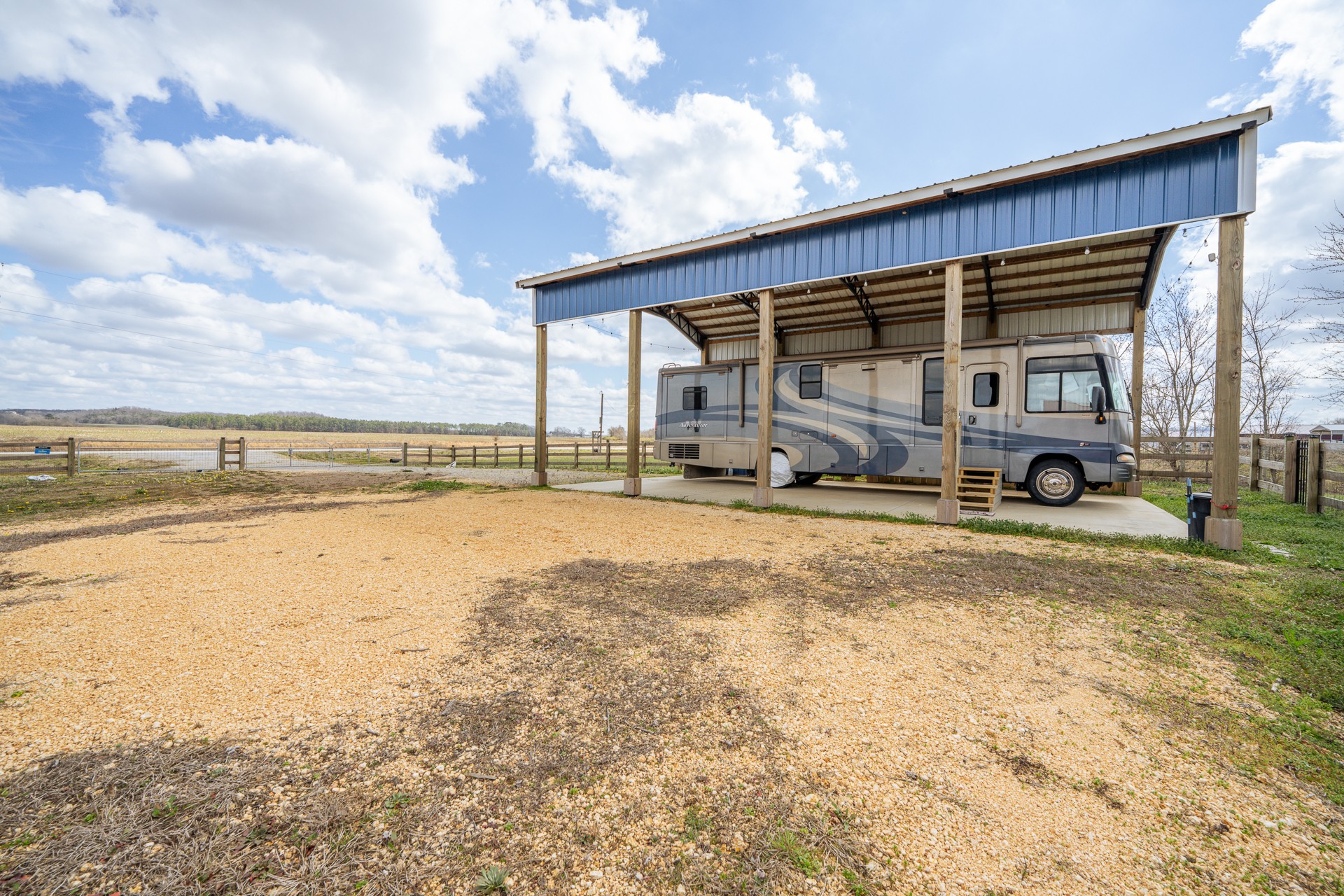 2117 Hardin Bottom River Road Clifton, TN 38425 - Photo 8 of 34