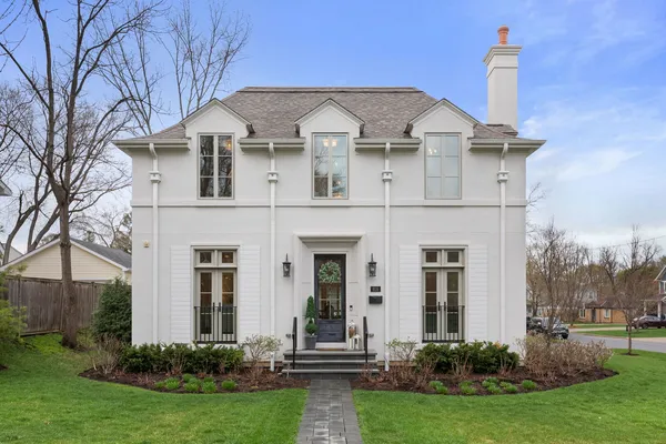 $1,465,038 | 618 Buckingham Place, Libertyville, IL 60048