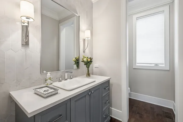 $1,465,038 | 618 Buckingham Place, Libertyville, IL 60048