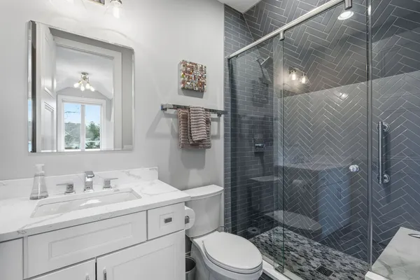 $1,465,038 | 618 Buckingham Place, Libertyville, IL 60048