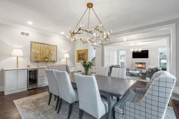 $1,465,038 | 618 Buckingham Place, Libertyville, IL 60048