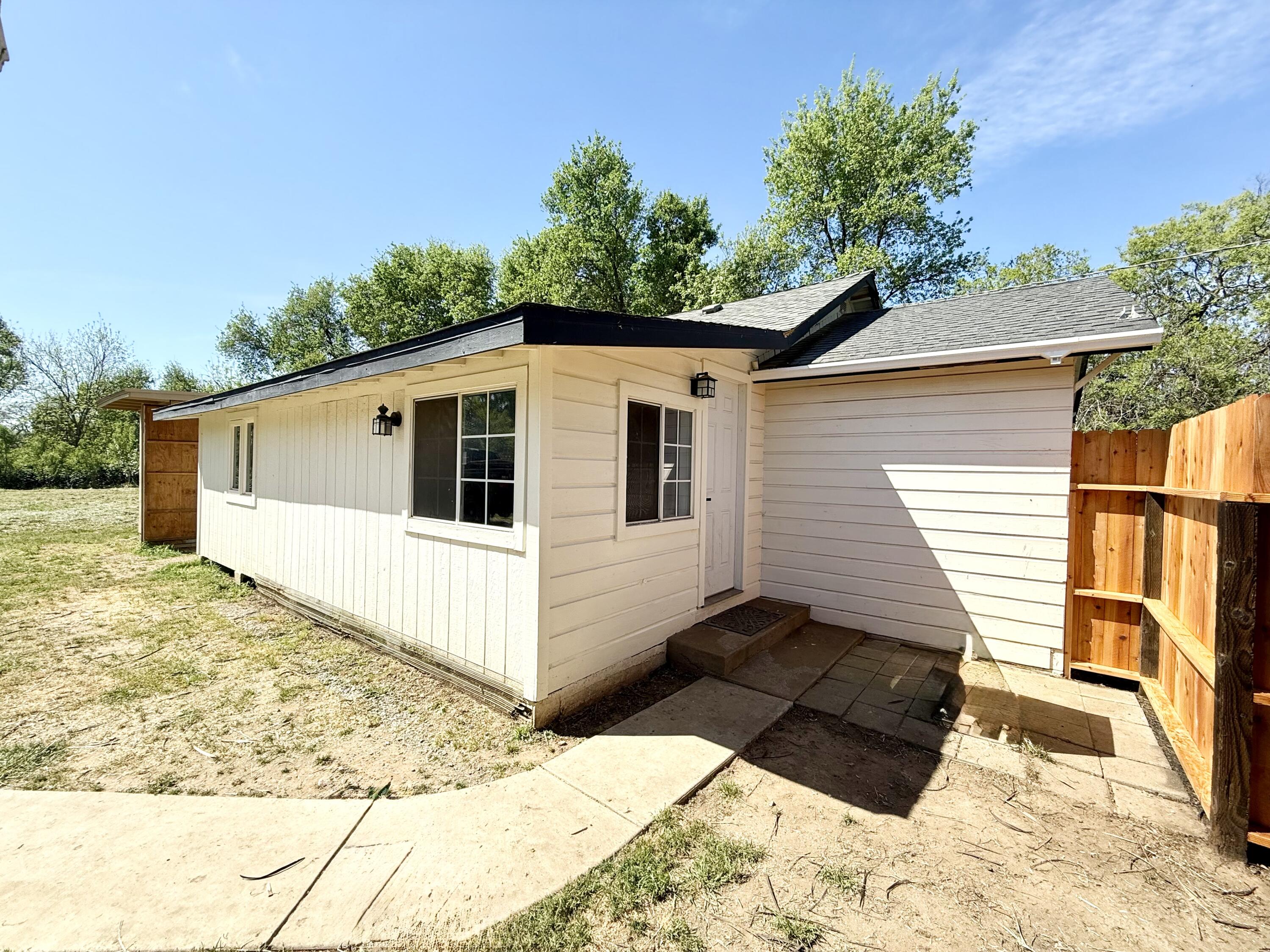22011 Reading Drive Anderson, CA 96007 - Photo 3 of 10 IMG_3185