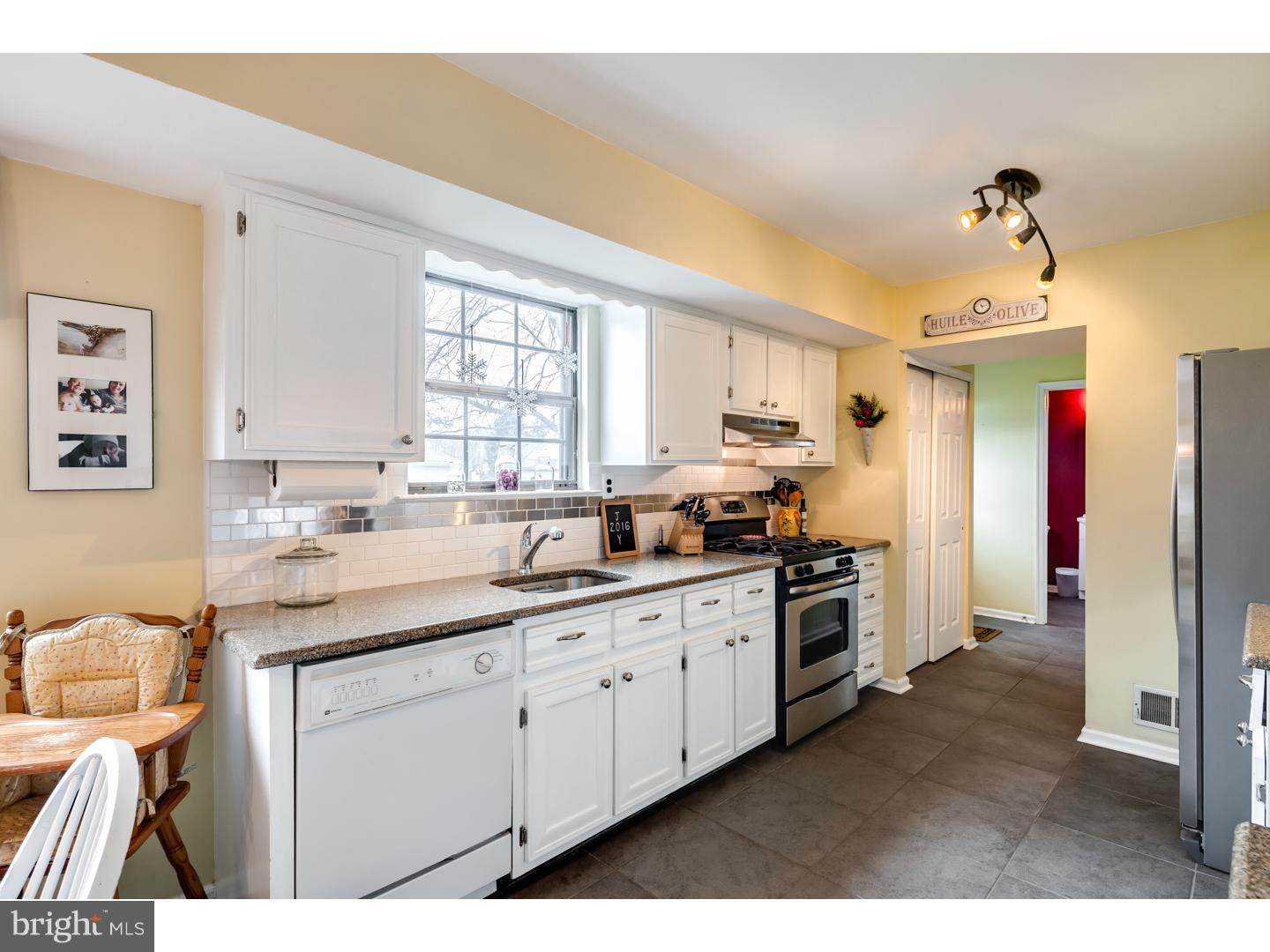 82 Euston Road South Marlton, NJ 08053 - Photo 8 of 22 Gallery Image 8