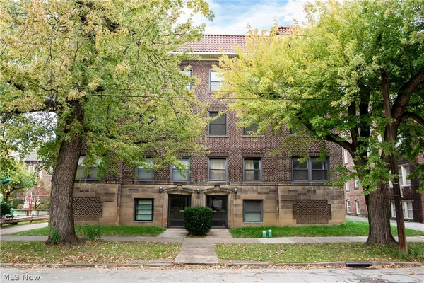 $1,549 | 2617 Euclid Heights Boulevard, Unit 2, Cleveland Heights, OH 44106
