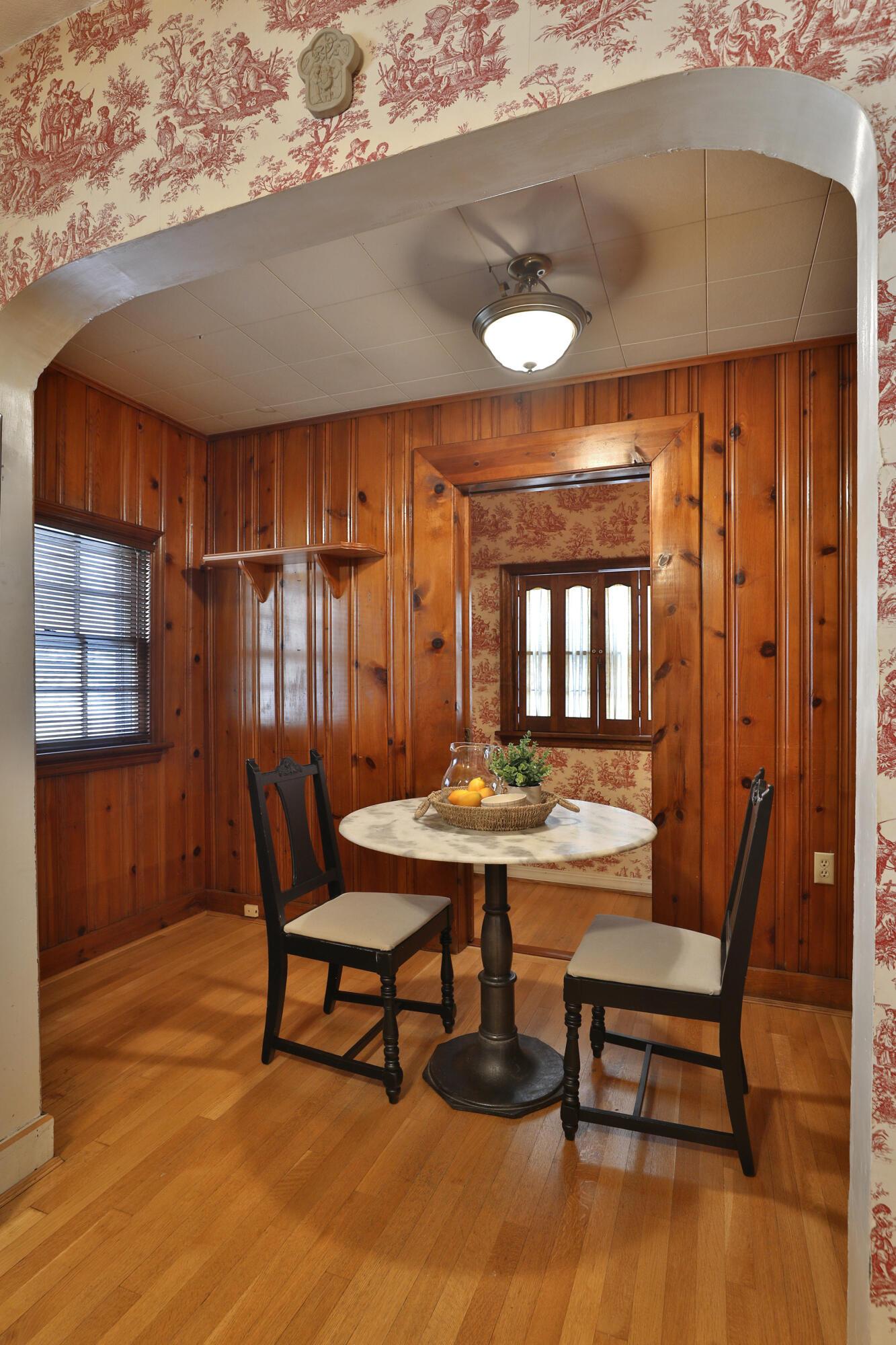 232 Brighton Road Columbus, OH 43202 - Photo 21 of 44 Eat-in Nook
